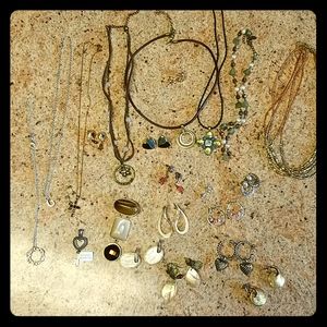 Lot of jewelry